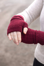 Cawdor Cashmere Wristwarmers - Wine